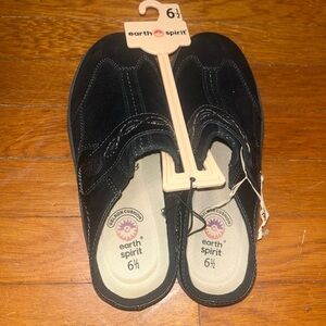Earth Spirit Women’s Slip On Comfort Mules Clogs Black Size 6.5 NEW